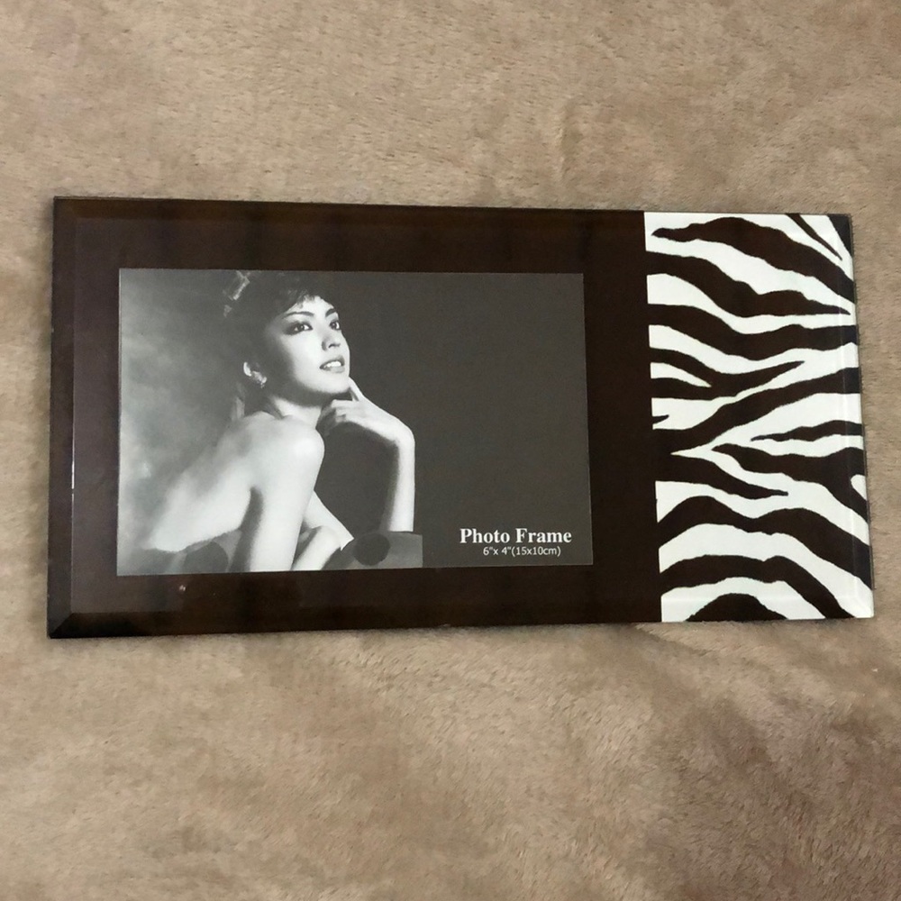 🚩Glass zebra print picture frame